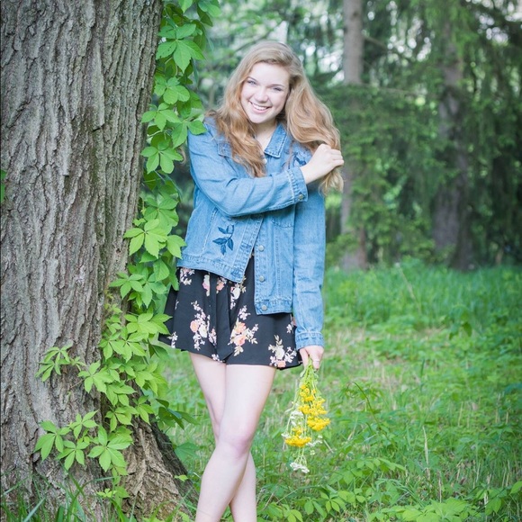 Meet your Posher, Lola - Picture 1 of 1